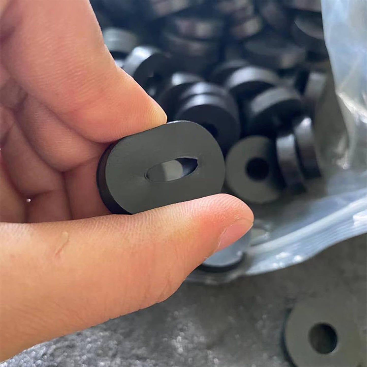 Rubber Washer Set: 2 Sizes (3/4" OD x 1/4" ID) Black Non-Slip Thick Grommets for Vibration Isolation (0.25" & 0.32" Thickness)