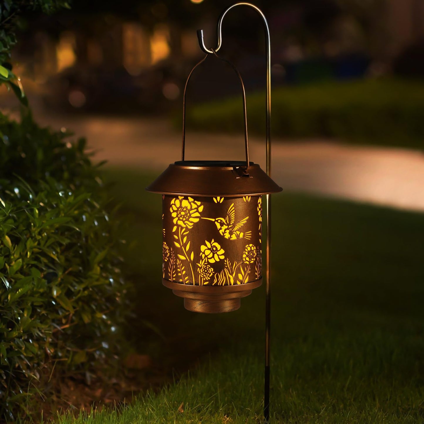 Solar Lantern Lights Outdoor Hanging Solar Lights Outdoor Waterproof Garden Decor Gifts For Women Mom Metal Decoration Lanterns For Garden Patio(Hummingbird)