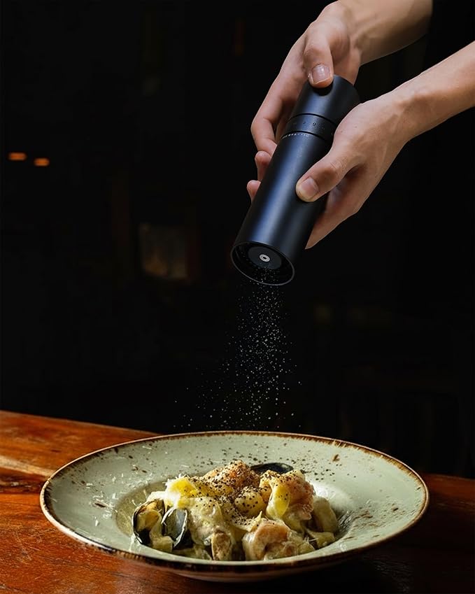 External Adjustable Pepper Grinder — Heavy-Duty All-Metal Manual Mill for Fast, Precise Grinding and Clean, Effortless Seasoning (Matte Black)