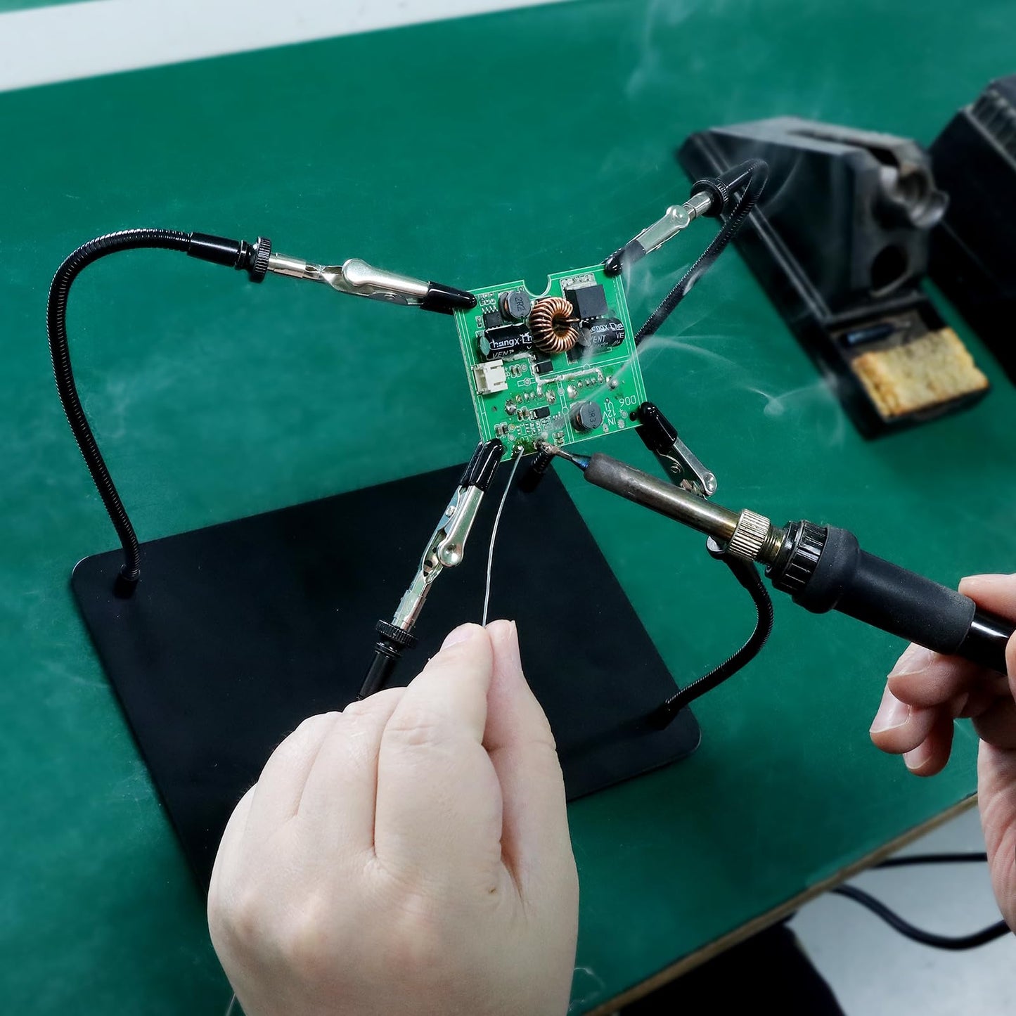 XYK Helping Hands Soldering Station, Soldering Kit, Third Hand Soldering Tool 4 Flexible Arms Helping Hands for Electronic Repair Soldering Jewelry Crafts - Lightweight