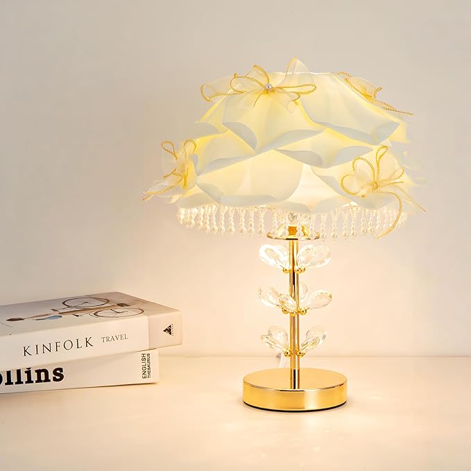 Cute White Table Lamp Girls Bedroom Modern Bow Desk Lamp Crystal Princess Bedside Light for Living Room Wedding Deco Study Room Entry Office