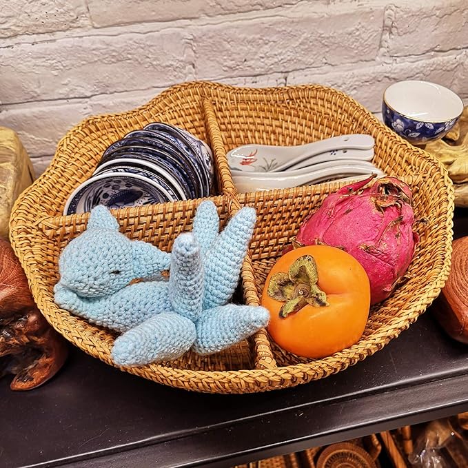 i-lan 4 Sections Round Wicker Snacks Nuts Candy Serving Basket, Handwoven Fruit Basket Tray Food Plate Storage Organizers Valet Tray for Keys, Wallets,Party