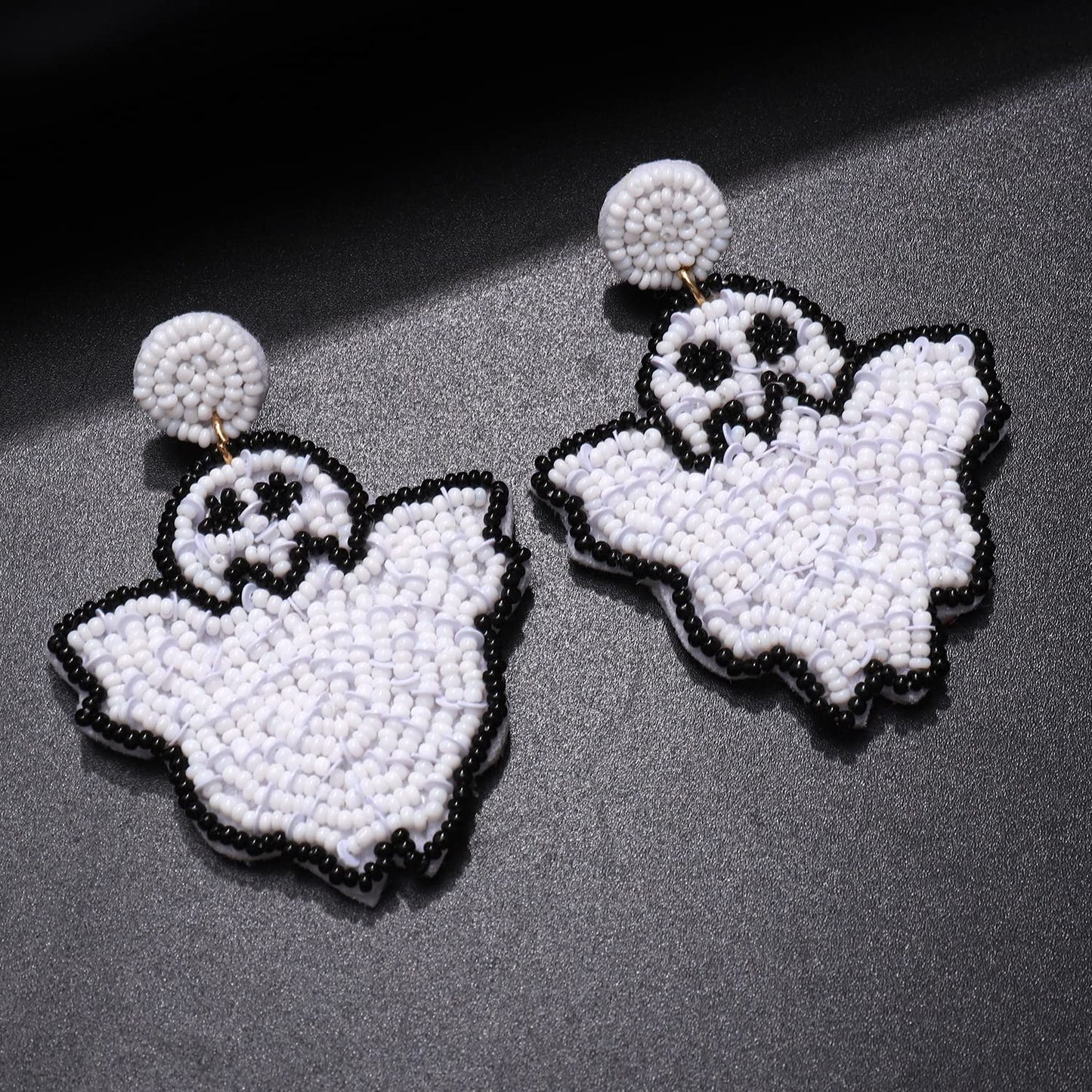 Halloween Ghost Earrings for Women Cute Ghost Beaded Dangle Earrings Statement Spooky Earrings Fun Halloween Holiday Costumes Pa