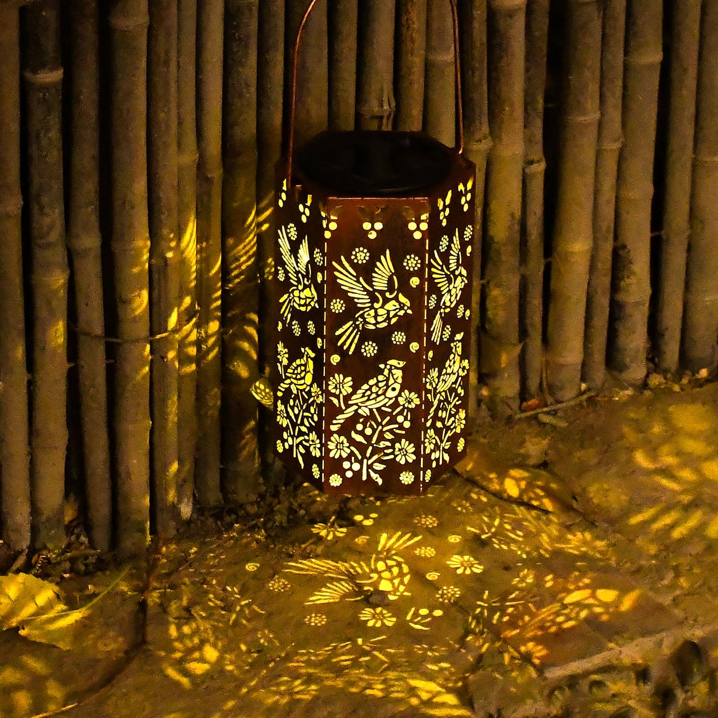 Solar Cardinal Lanterns Outdoor Hanging Lights Gifts For Mom Dad Men Women Hollowed-Out Metal Decor Lantern Waterproof Led Decorative Garden Light