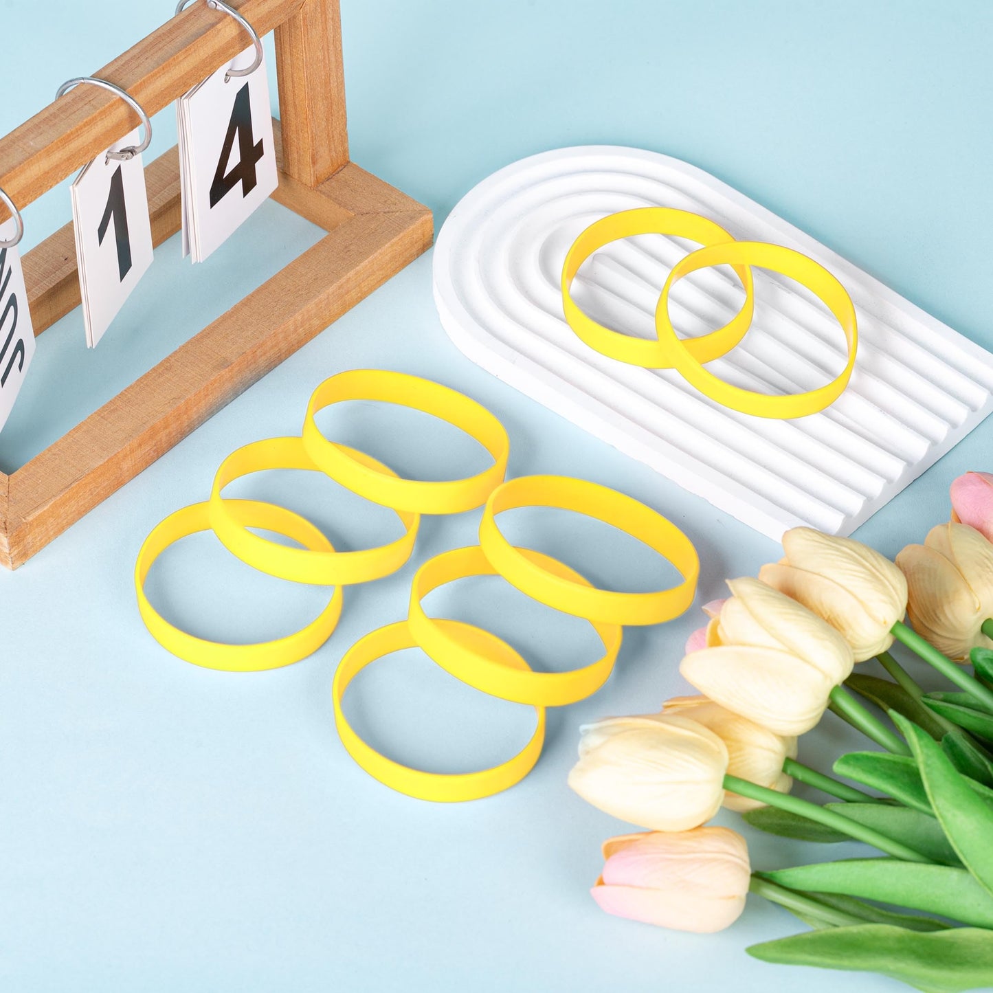 Lesnala 24Pcs Yellow color blank silicone bracelet Solid color rubber wristbands Stretch wristbands for events Men Women Teen Ga