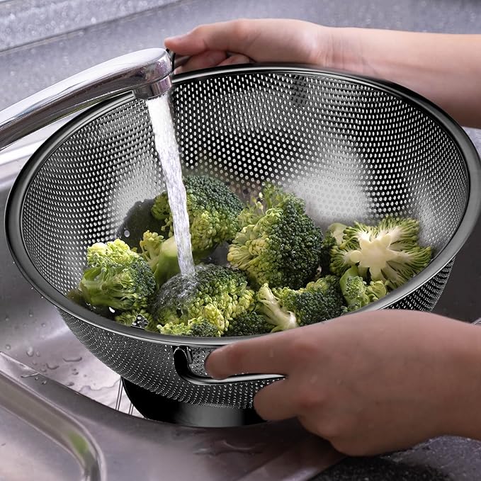 Bokon 3 Pcs Stainless Steel Colander Set Colander Bowl and Sieves 1/3/5 Quart Metal Mesh Strainer Net Basket with Handles Food Spaghetti Strainer for Kitchen Draining Pasta Rinsing(Black)