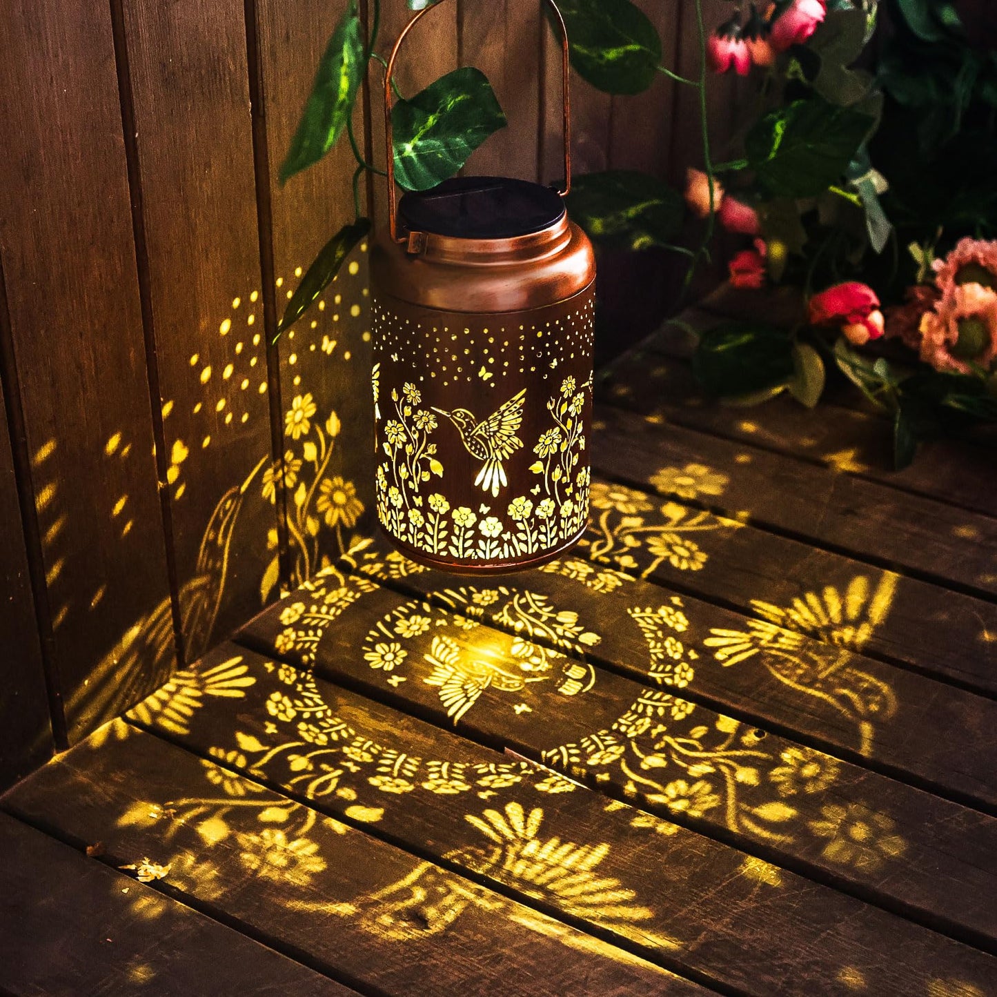 Hummingbird Solar Lanterns Outdoor Hanging Waterproof Hummingbird Light Garden Decor Metal Solar Lights Gifts for Women Men Outs
