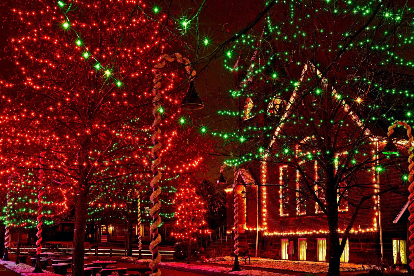612 Vermont Red Christmas Lights, 18’ Lighted Length, 20’ Total Length, UL Approved, Indoor/Outdoor Use, Model LHS100-2(0.34)-LHM