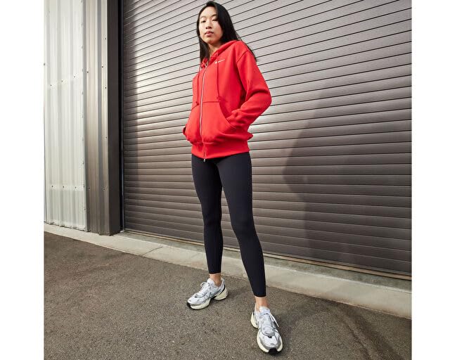 Nike Women's V2K Run Shoes