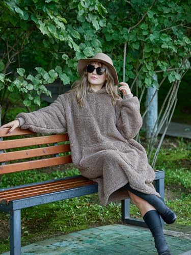 ililmmoe Sherpa Wearable Blanket Oversized Hoodie Sweatshirt TV Blanket with Long Sleeves and Pocket (CoolBrown, One Size)