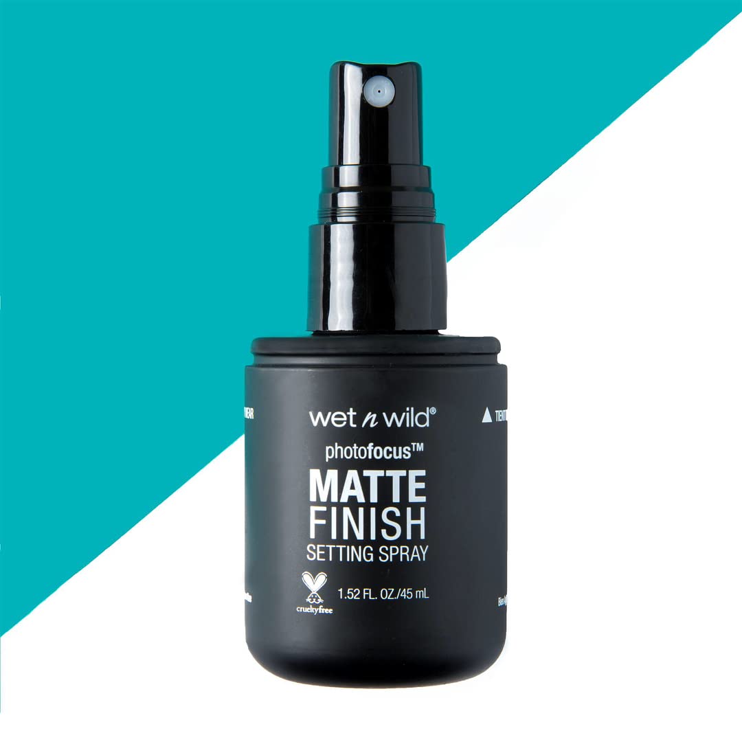 wet n wild Photo Focus Setting Mist, Up to 24HR Wear, Lightweight & Nourishing Aloe Formula Suitable for All Skin Types, Cruelty