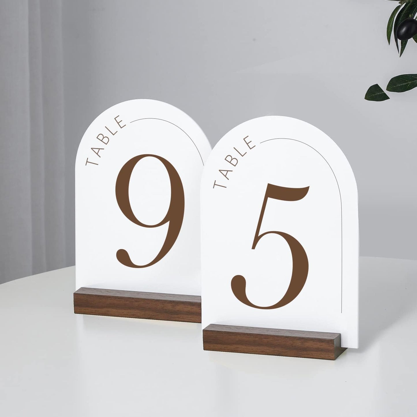 UNIQOOO 20 Pack 4'' Rustic Wood Acrylic Sign Holders | Table Numbers Display Stands | Place Card Holder, Perfect for Retail Shop Wedding Dinner Party Events Decoration