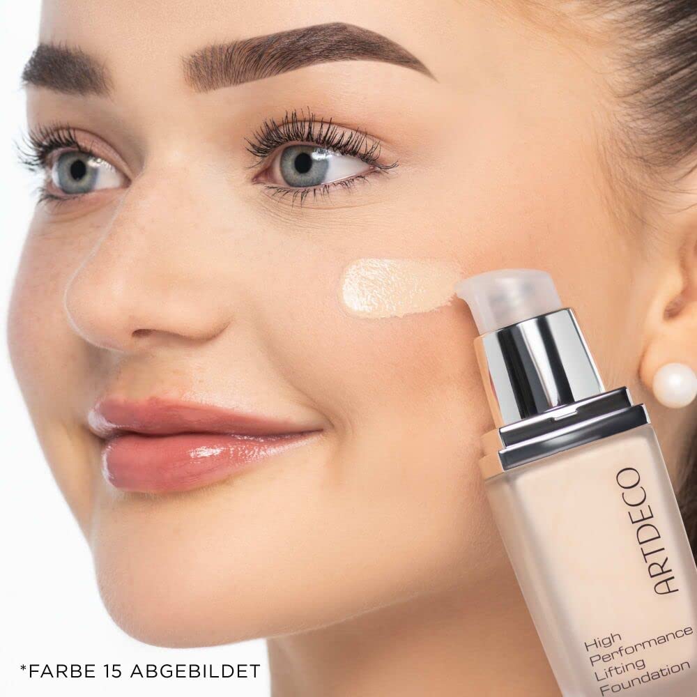 ARTDECO Hydra Lip Booster - Translucent Cryptal Bud - Hydrating Lip Gloss - Boosting Effect - Hint of Color & Beautiful Shine -