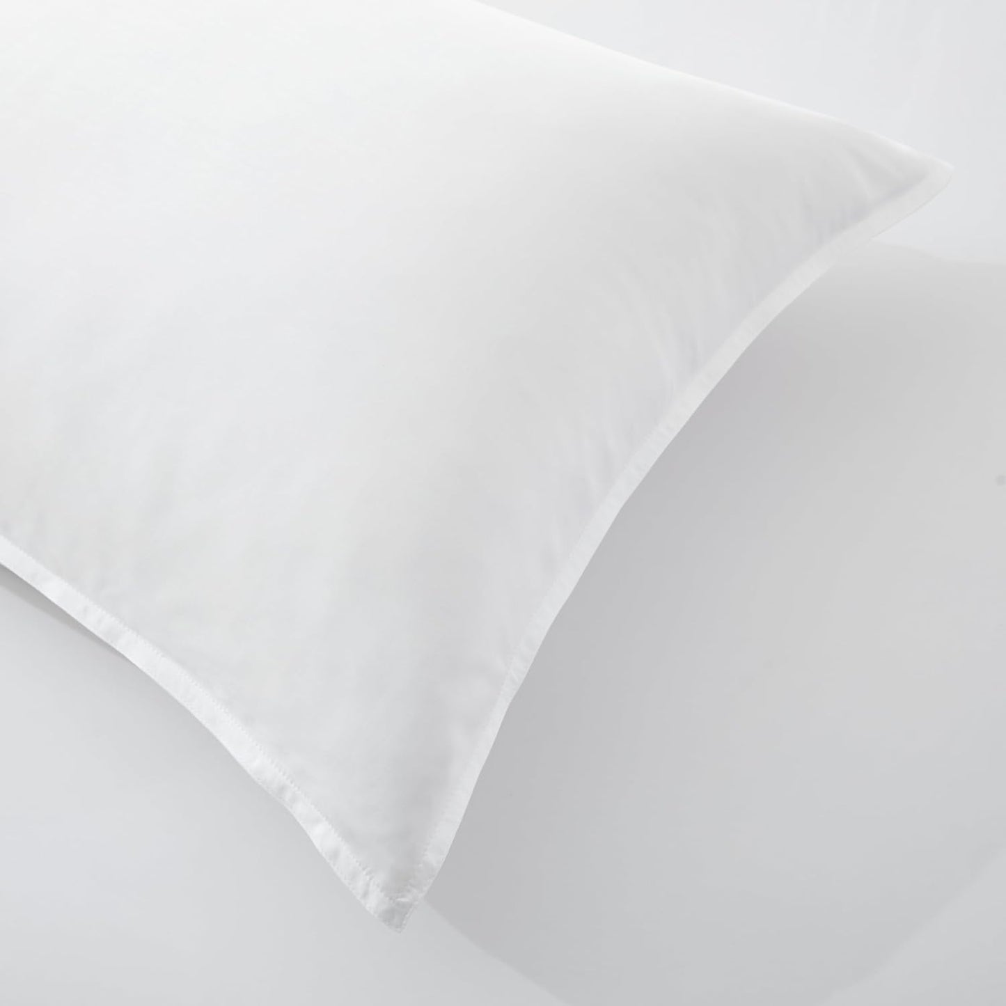 Luxury Bamboo Market | Queen Envelope Pillowcase Set | 100% Viscose Made from Bamboo | Organically Grown | Ultra Soft | Cooling | 2pcs [Classic White]
