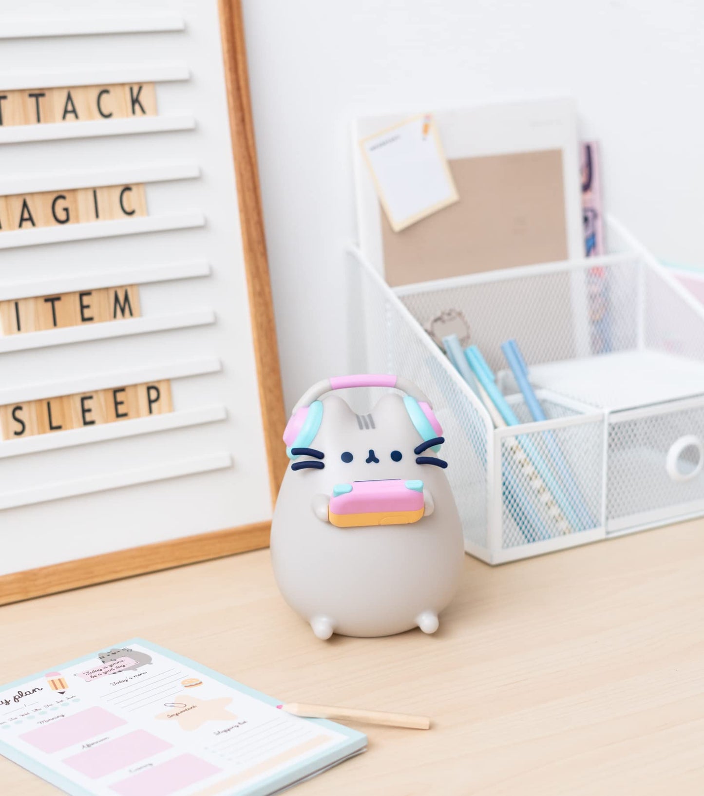 Grupo Erik Pusheen Gamer Lamp - Kids Night Light - ABS Material - Model LAMPPUSHEEN - Cat Design