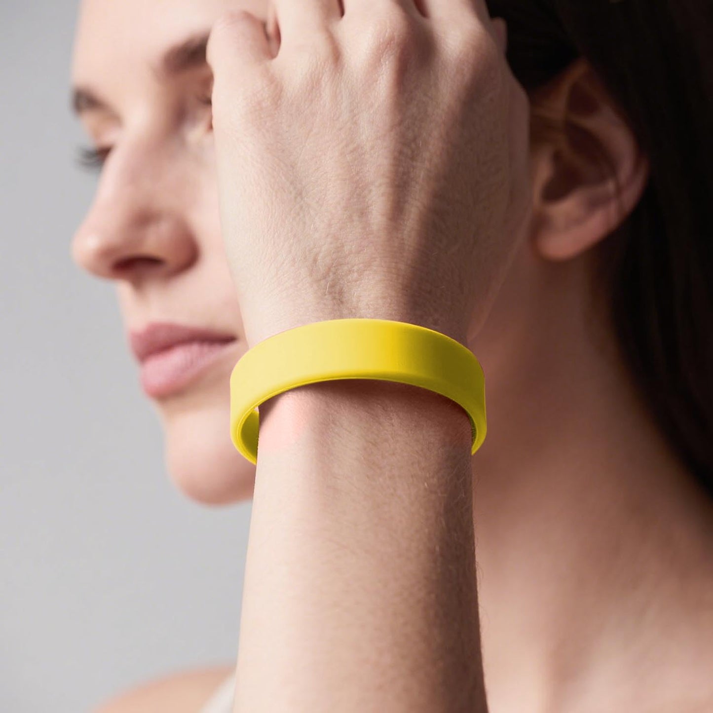Lesnala 24Pcs Yellow color blank silicone bracelet Solid color rubber wristbands Stretch wristbands for events Men Women Teen Ga