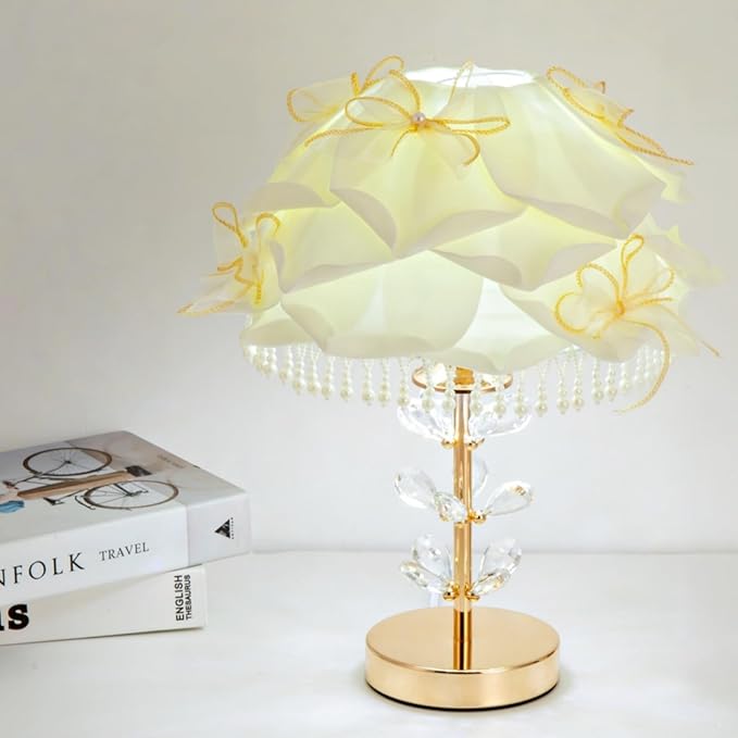 Cute White Table Lamp Girls Bedroom Modern Bow Desk Lamp Crystal Princess Bedside Light for Living Room Wedding Deco Study Room Entry Office