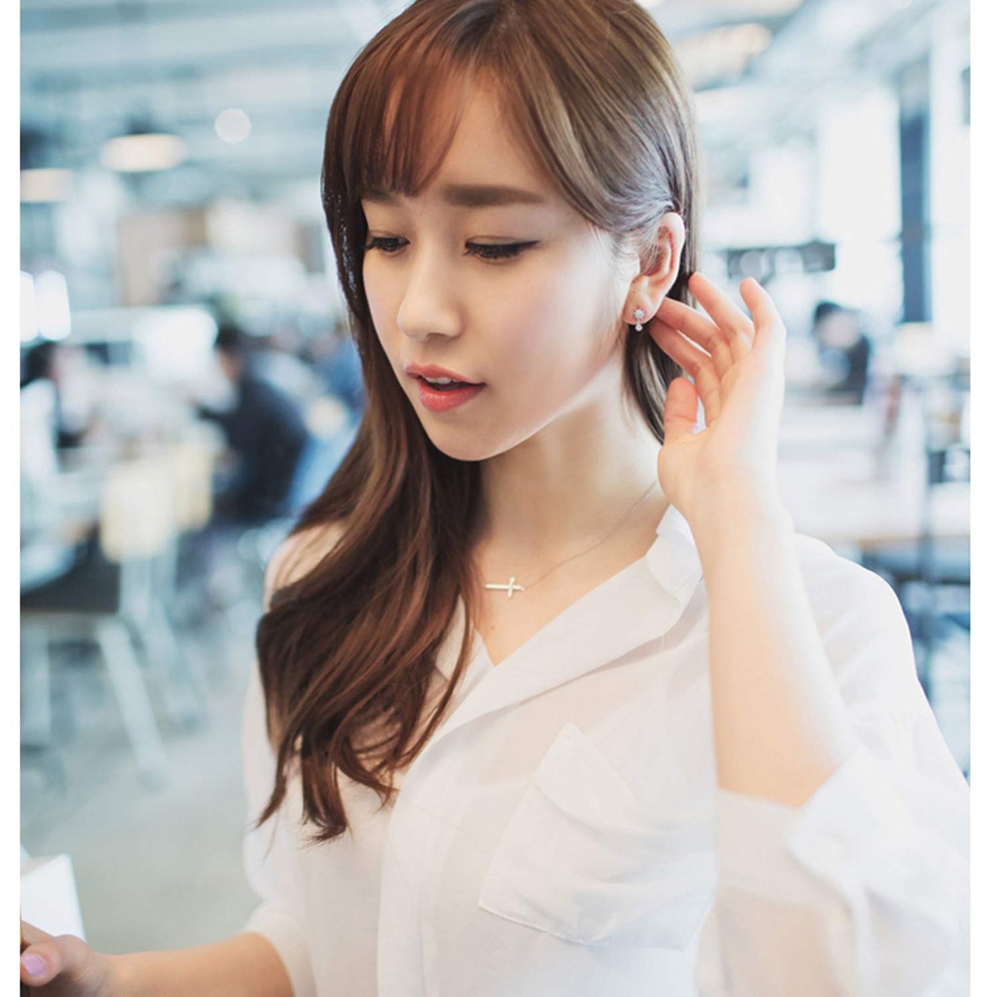 XOYOYZU Tiny Cross Pendant Necklace for Women Simple Cross Necklaces Mothers Day Birthday Gifts for Women (Transverse cross)