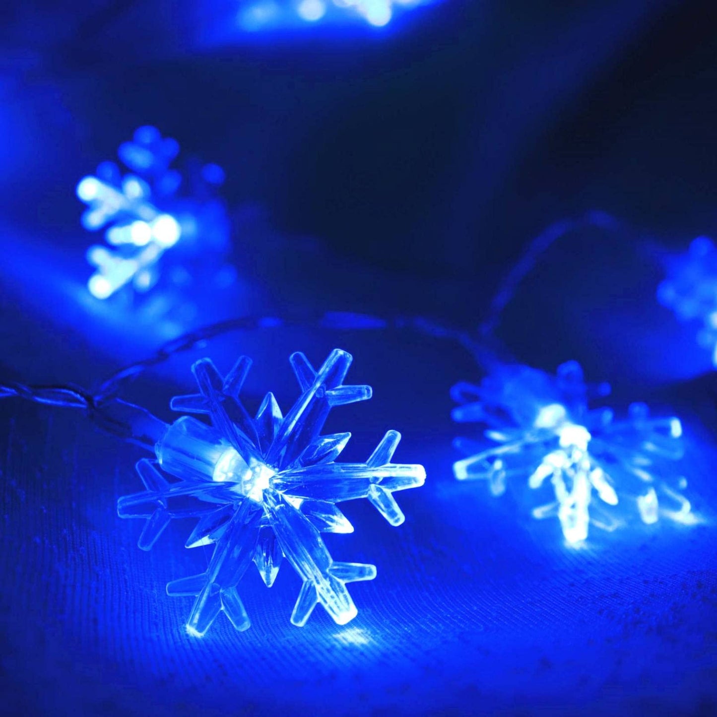 Runleo Christmas Snowflake String Lights, 20 FT, 40 LED, Battery Operated, Blue, 8 Modes, Indoor/Outdoor, Model 0202001