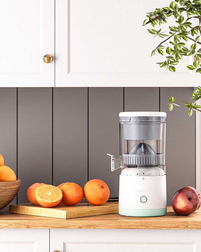 Electric Juicer Rechargeable,Portable Kitchen Gadget for making Orange Juice,Squeezing Oranges,Lemons,Kiwi Fruit,Grapefruits,and Citrus Juices.Comes with USB charging and a Cleaning Brush(White)