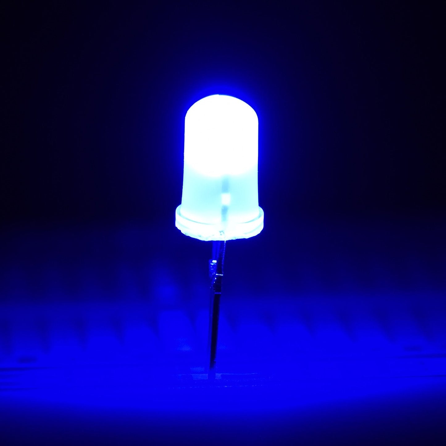 Eboot 100 Pieces Clear Led Light Emitting Diodes, 5Mm Blue, Model Ln0986