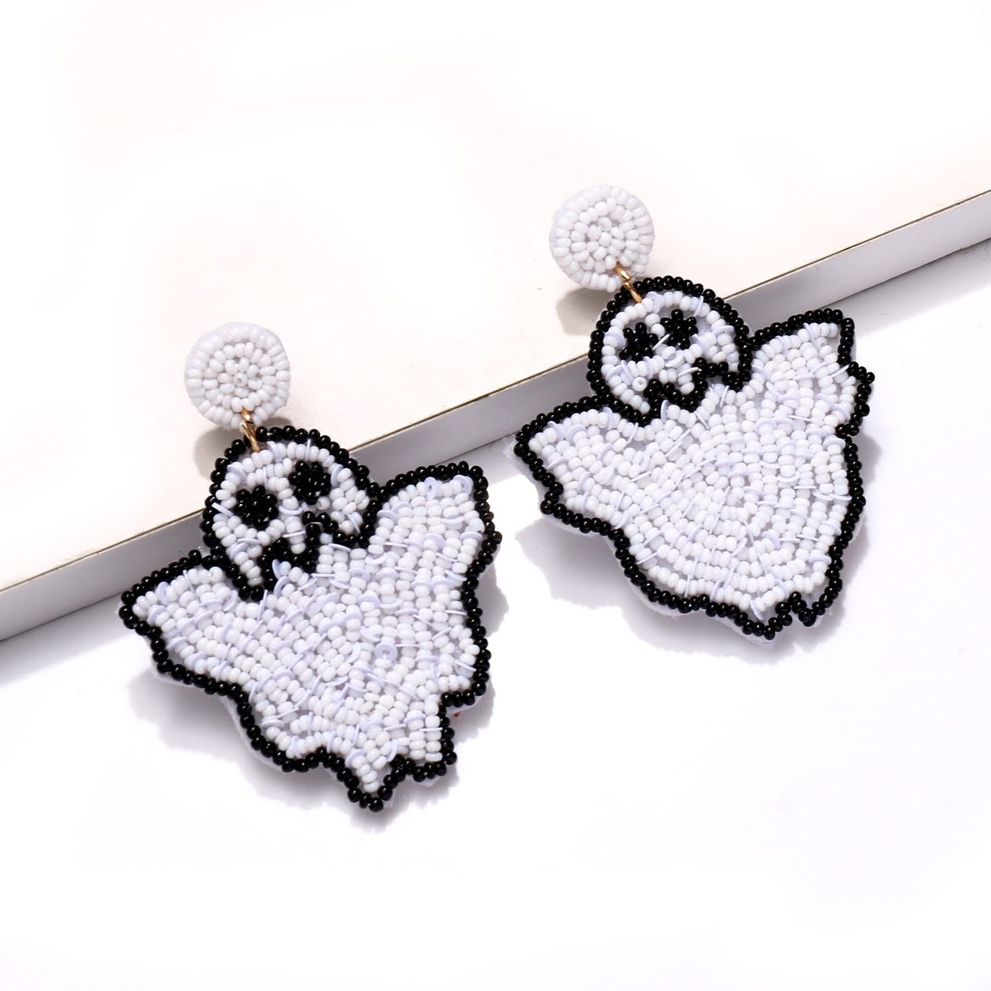 Halloween Ghost Earrings for Women Cute Ghost Beaded Dangle Earrings Statement Spooky Earrings Fun Halloween Holiday Costumes Pa