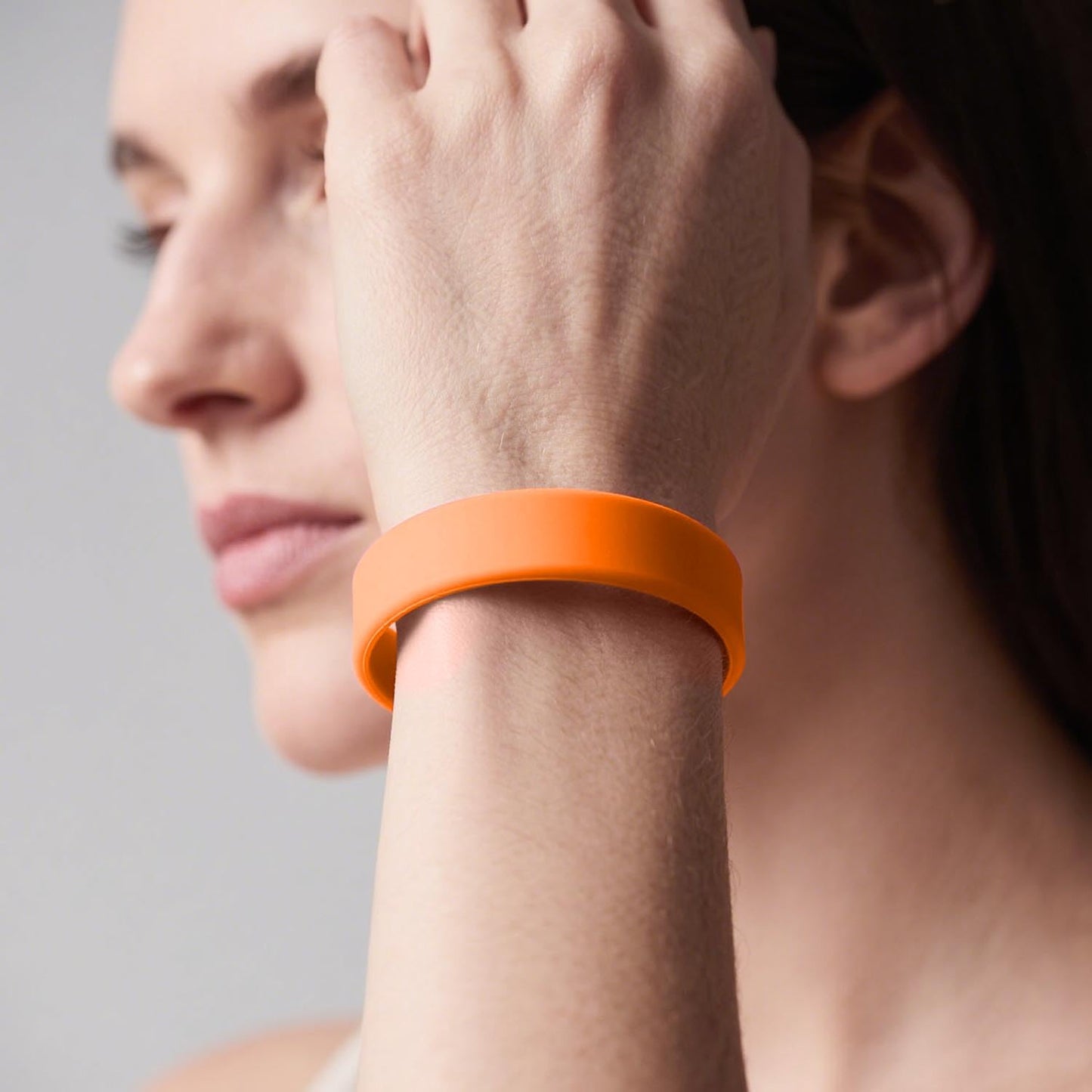 Lesnala 24Pcs Orange color blank silicone bracelet Solid color rubber wristbands Stretch wristbands for events Men Women Teen Ga