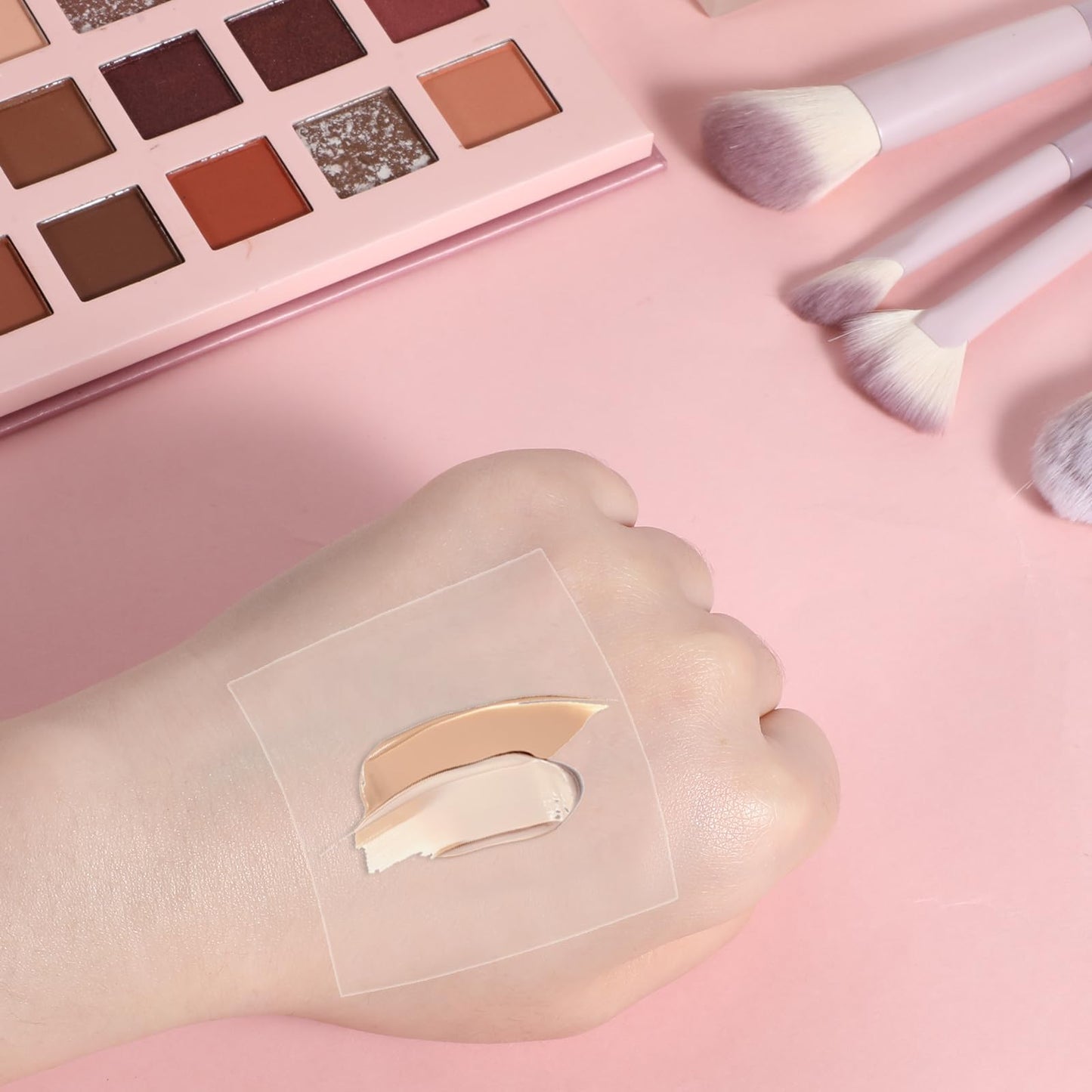 100 PCS Makeup Hand Palette Sticker, Single Use Makeup Mixing Palette Paper Make-up Artist Must Haves Disposable Cosmetic Tray A