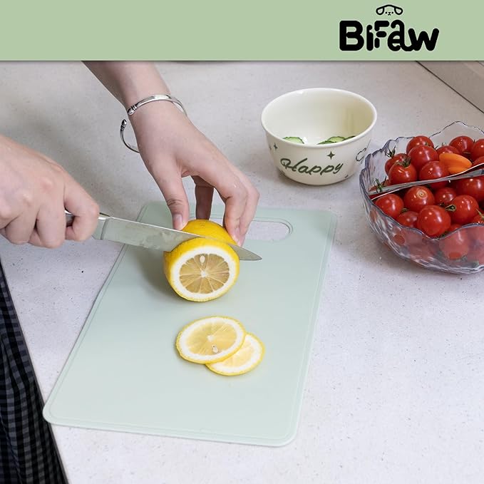 2 Pcs Silicone Flexible Cutting Boards Mats with BPA free Plastic Non Slip backplane for Meat and Vegetables (Green and Blue)