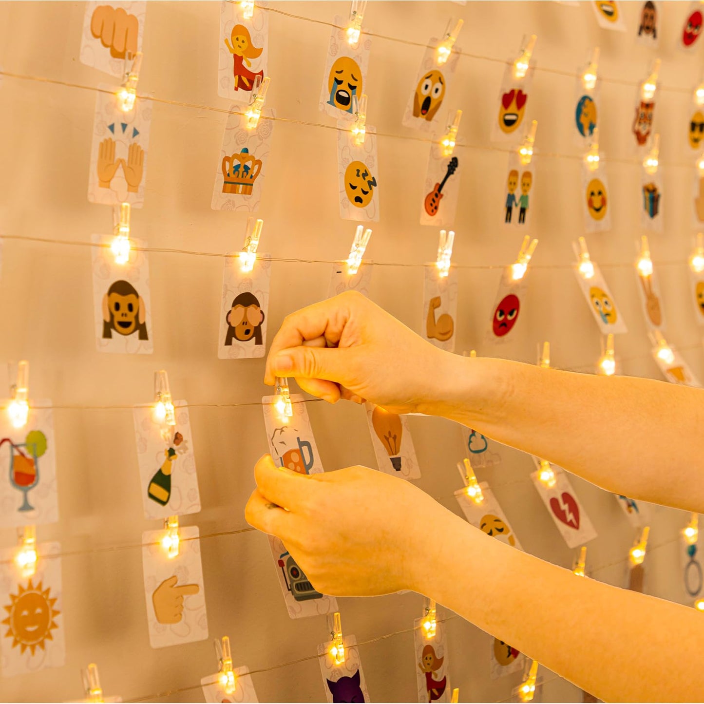 Hxweiye 50Leds Battery Powered Fairy Lights, Warm White, 16.4Ft With 52 Clips & 10 Hooks For Pictures, Model Hy100150-120