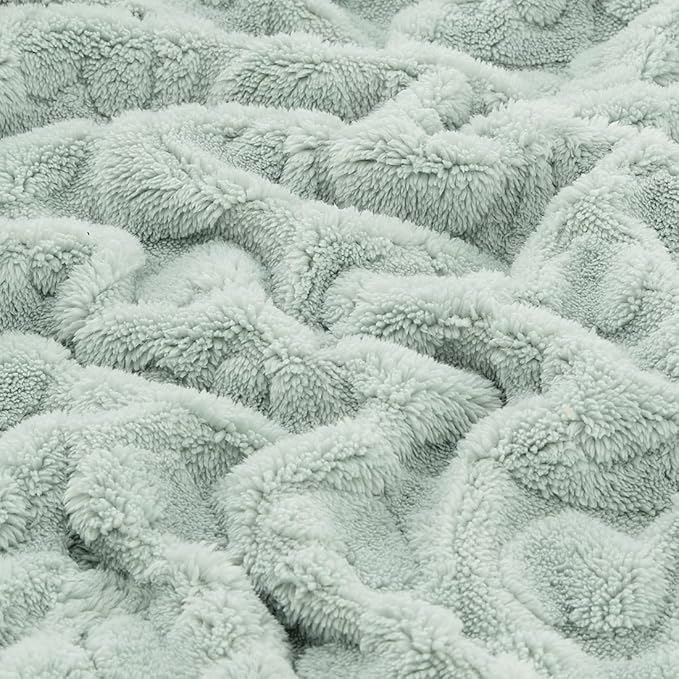 CREVENT 30"X40" Cozy Soft Warm Sherpa Baby Blanket for Girls Boys, Newborn Essentials for Infant, Baby Shower Receiving Gift - Green Heart 75X100cm + Gift Bag with Ribbon