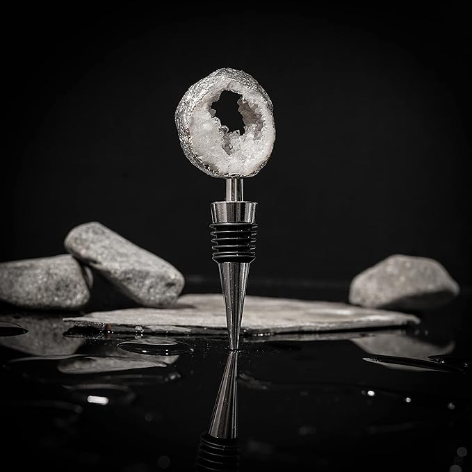 NIKITA Crystal Bottle Stopper - Natural Quartz Agate Bar Accessory in Gold or Silver - Engagement Gifts for Couples Newly Engaged or Bride to Be - Wine seal - Wine Stopper (Gold)