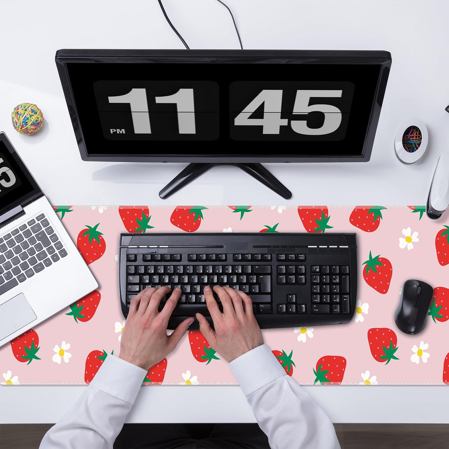 Cute Strawberry Extended Gaming Mouse Pad XL Kawaii Pink Large Mouse Pad 31.5x11.8in 3mm Non-Slip Rubber Base Pink Mousepad Stitched Edges Keyboard Mouse Mat Desk Pad for Women Office Gaming Decor
