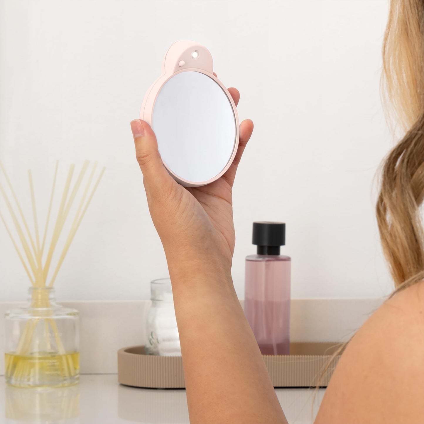 Zadro Magnification Lighted Compact Mirror with LED Light & Retractable Suction Cups - Travel Makeup Mirror, Cool White 6400K Li