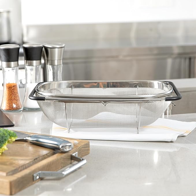 Restaurantware Colander 1 Count 5.5 qt Dishwasher-Safe Stainless Steel Coarse Mesh Colander with Over-The-Sink Expandable Handles Kitchen Strainer Basket for Pasta, Fruits, and Vegetables