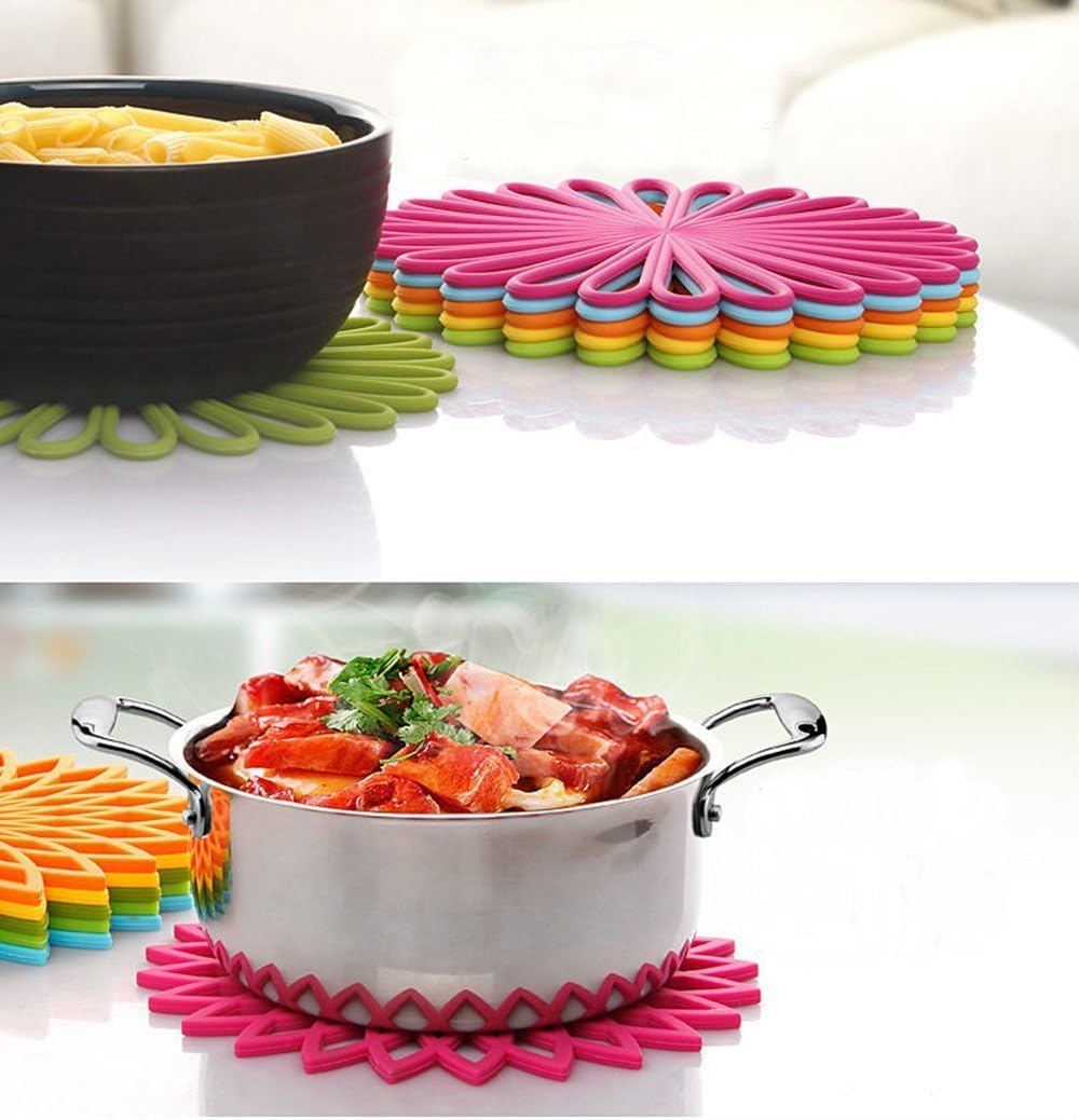 ME.FAN Silicone Trivet Mat - Kitchen Hot Pads for Pots & Dish - Insulated Teapot Trivet - Flexible, Durable, Non-Slip Large Coasters 3 Set Olive Green
