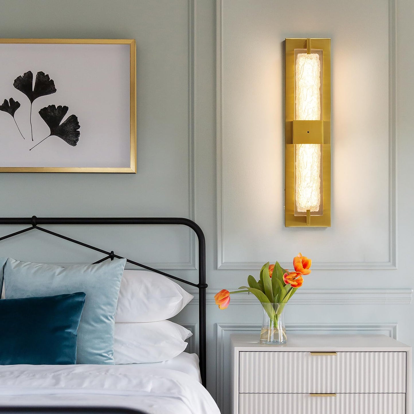 Battery Operated Resin Wall Sconce - Wireless Rechargeable Gold Wall Light Dimmable Led Remote Wall Sconces Lighting Modern Cordless Brushed Brass Vanity Light Fixture For Living Room Bedroom Bathroom