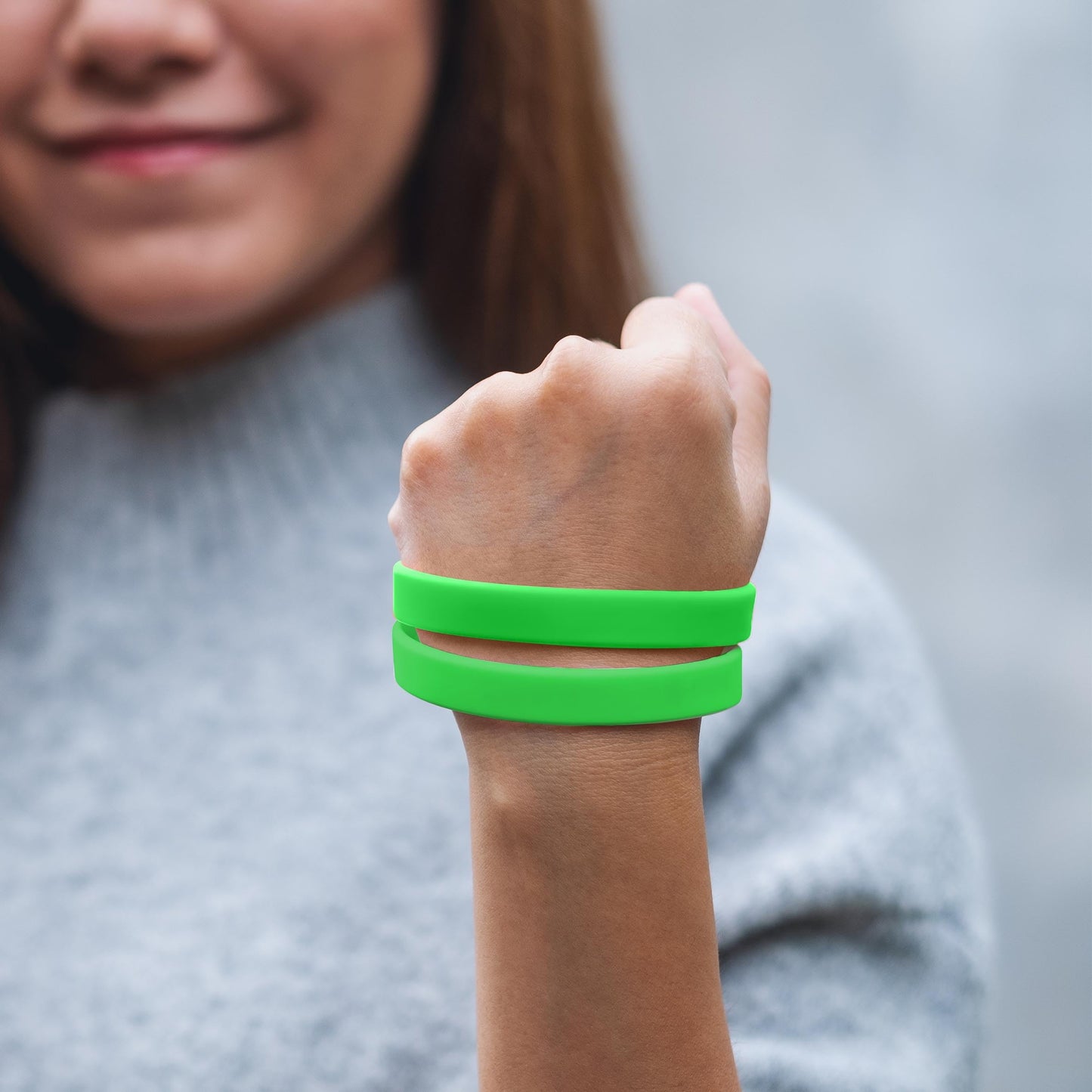 Lesnala 24Pcs Green color blank silicone bracelet Solid color rubber wristbands Stretch wristbands for events Men Women Teen Gam