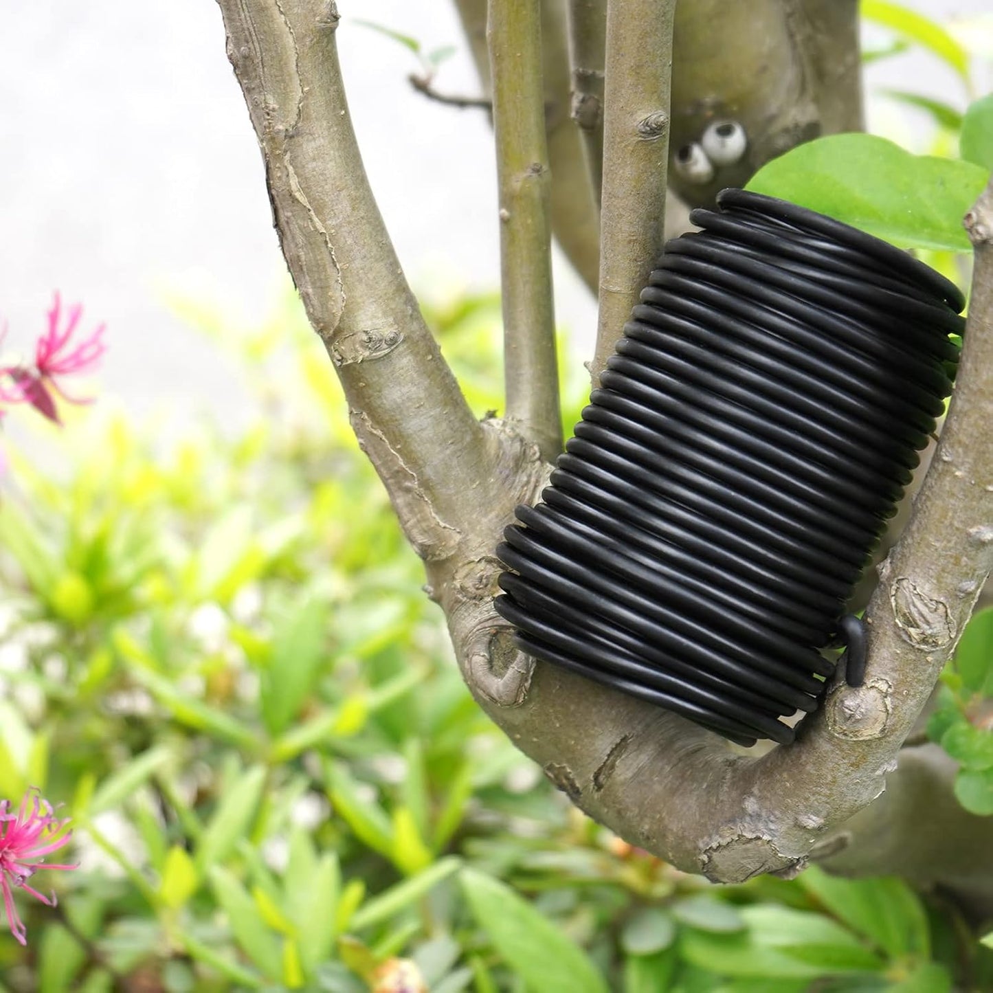 Decoroca Soft Plant Ties for Support - 65.6' Reusable Waterproof Plant Wire, Garden Twist, Office Organization and Decoration Binding（1pc/Black）