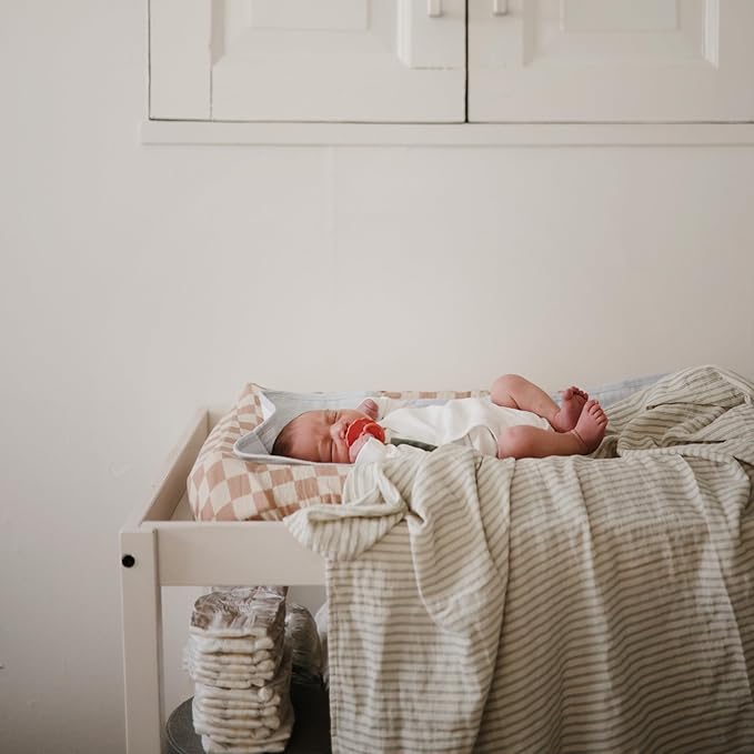mushie Extra Soft Muslin Fitted Changing Pad Cover (Natural Check)
