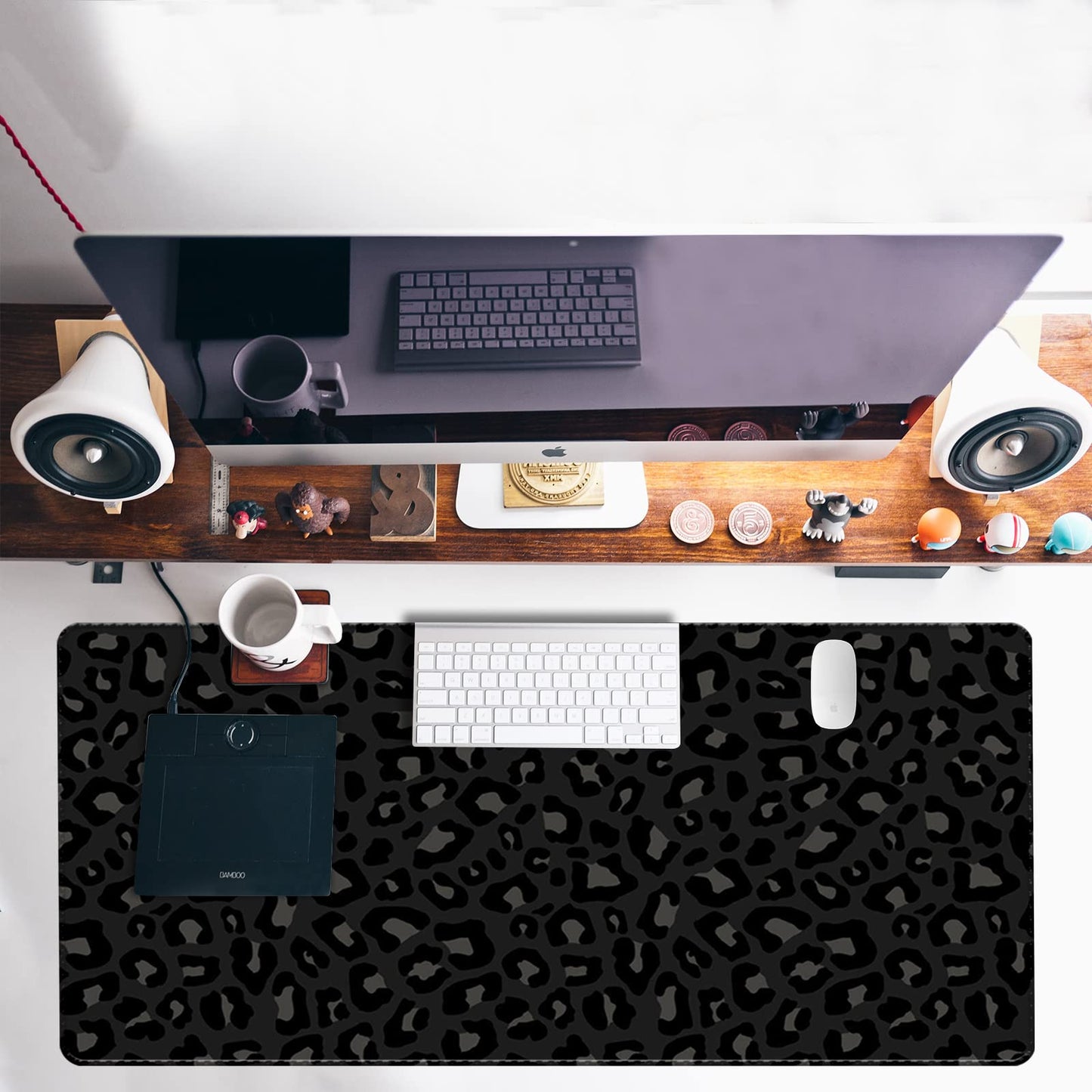 Deokke Extended Large Computer Gaming Mouse Pad Desk Mat(31.5×15.7 in),Desk Pad with Non-Slip Base and Stitched Edges for Work Office Large Gaming Mouse Pad Desktop Pad-Black Leopard Cheetah