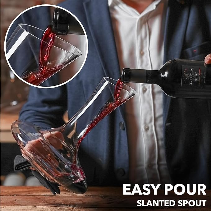 Le Chateau Large Elegant Crystal Wine Decanter with Aerator – 750ml Glass Decanter – Hand-Blown Lead-Free Clear Glass Carafe with Aerator – Hand Held Gifts Red Wine Accessories/for Wine Lovers