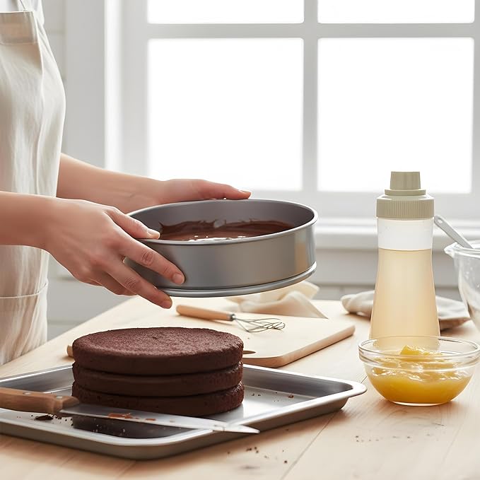 2 Pcs Cake Syrup Dispenser, 350ml/12oz Sauce Bottles Graduated Plastic Squeeze Bottle with Sealing Lid Reusable Baking Tools for Honey Ketchup BBQ Salad Dressing