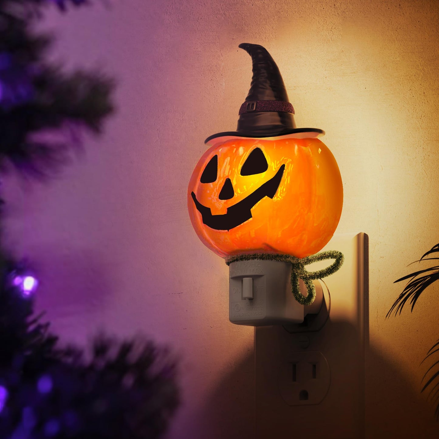 L LOHAS LED Pumpkin Night Light, Halloween Lights Indoor, Plug in Nightlight with UL,C7 Bulbs Changeable,Halloween Party Decorat