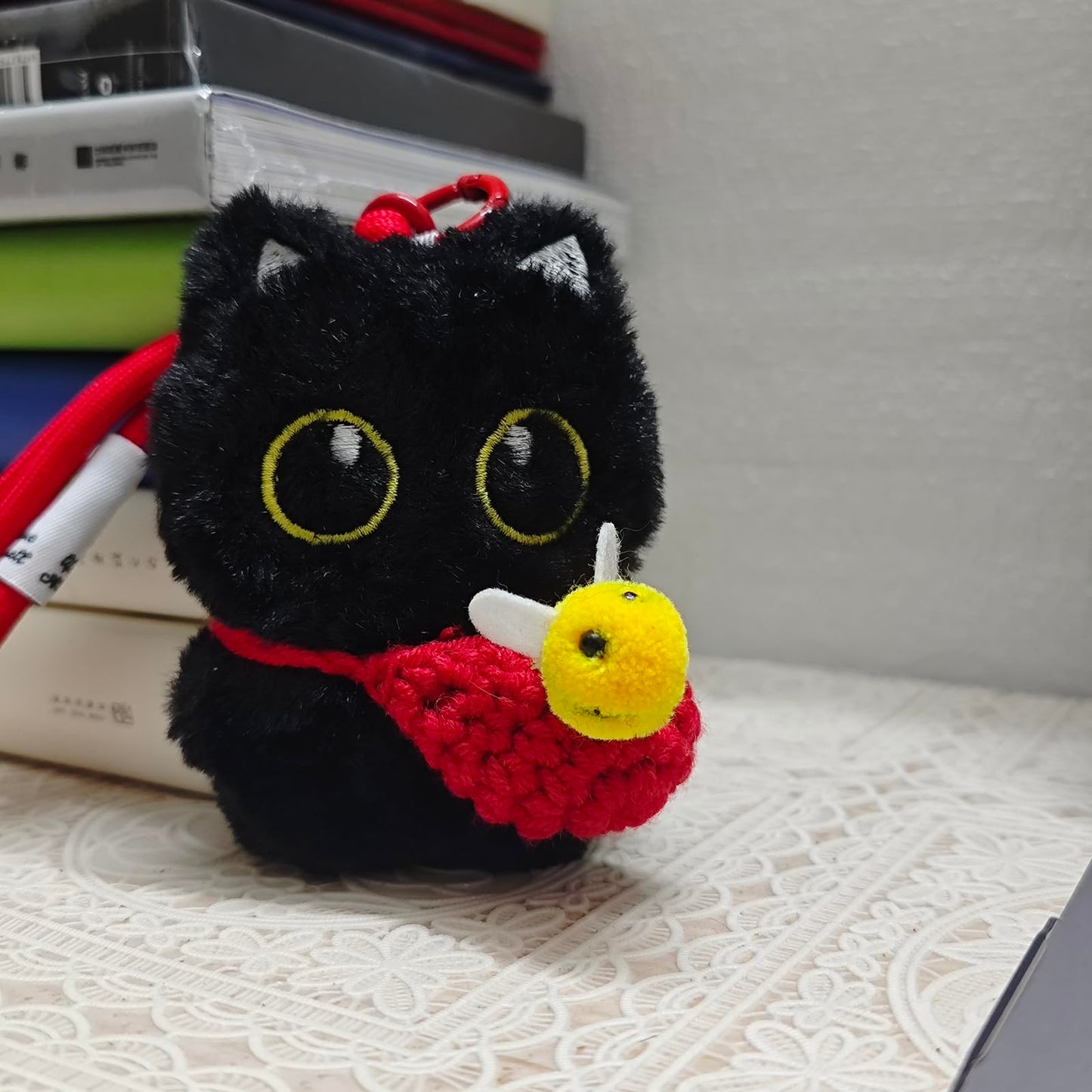 QUIBBLY Black Cat Keychain, Plush Cute Pendant for Handbags, Backpacks, Wallet with Detachable Bag DIY Trinket Gifts (Blue)