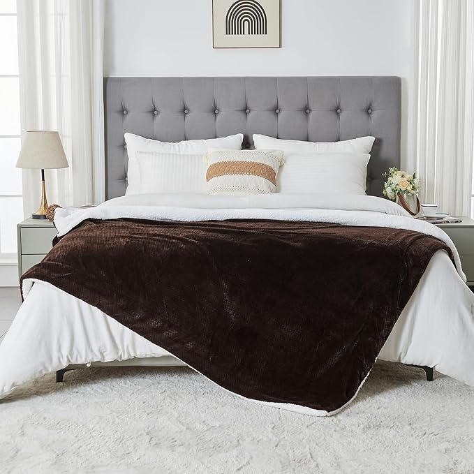 SOCHOW Waffle Sherpa Fleece Throw Blanket, Super Soft Fuzzy Warm, Lightweight Fluffy Reversible Plush Blanket for Bed Sofa Couch, 50 x 60 Inches Brown