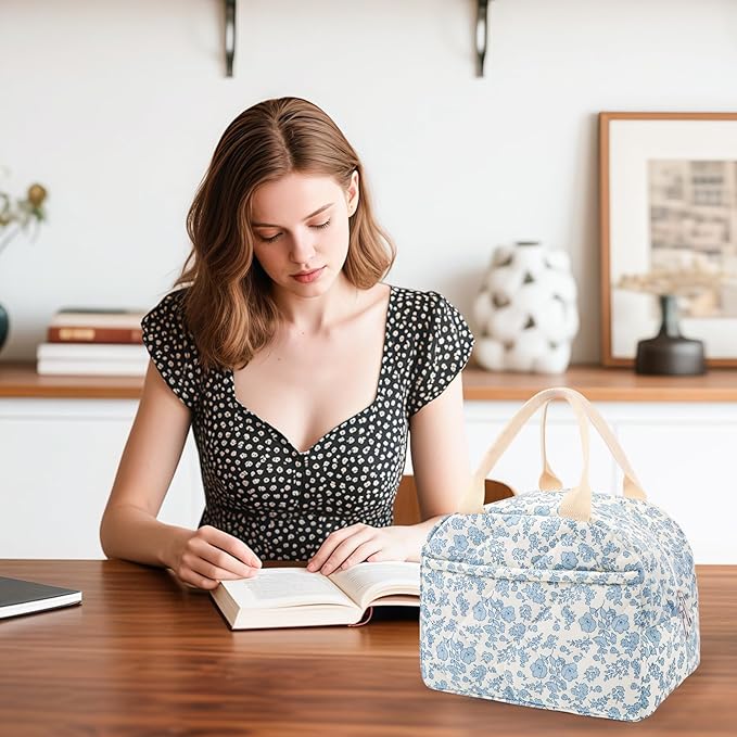 Cotton Quilted Insulated Lunch Bag, Cute Quilted Floral Lunch Tote Bags Reusable Insulated Lunch Box Coquette Aesthetic Large Capacity Insulated Cooler for Women Work Travel Picnic (Big Blue Flowers)