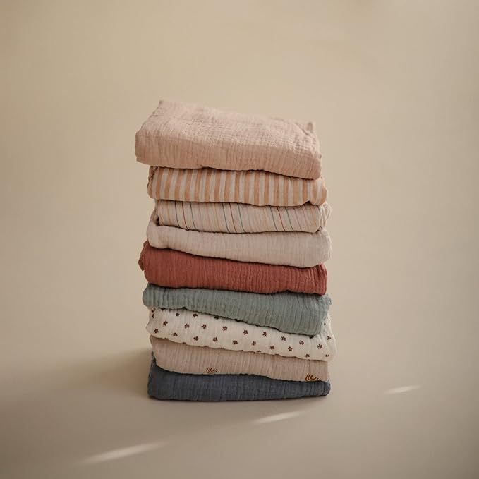 mushie Extra Soft Muslin Fitted Changing Pad Cover (Rainbows)