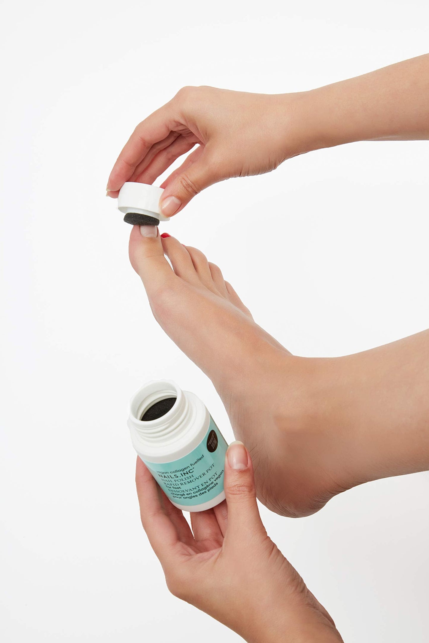 Nails Inc Acetone-Free Nail Polish Remover Pot - Vegan Collagen Formula with Peppermint Scent for Hands & Feet - Easy Dip & Twis