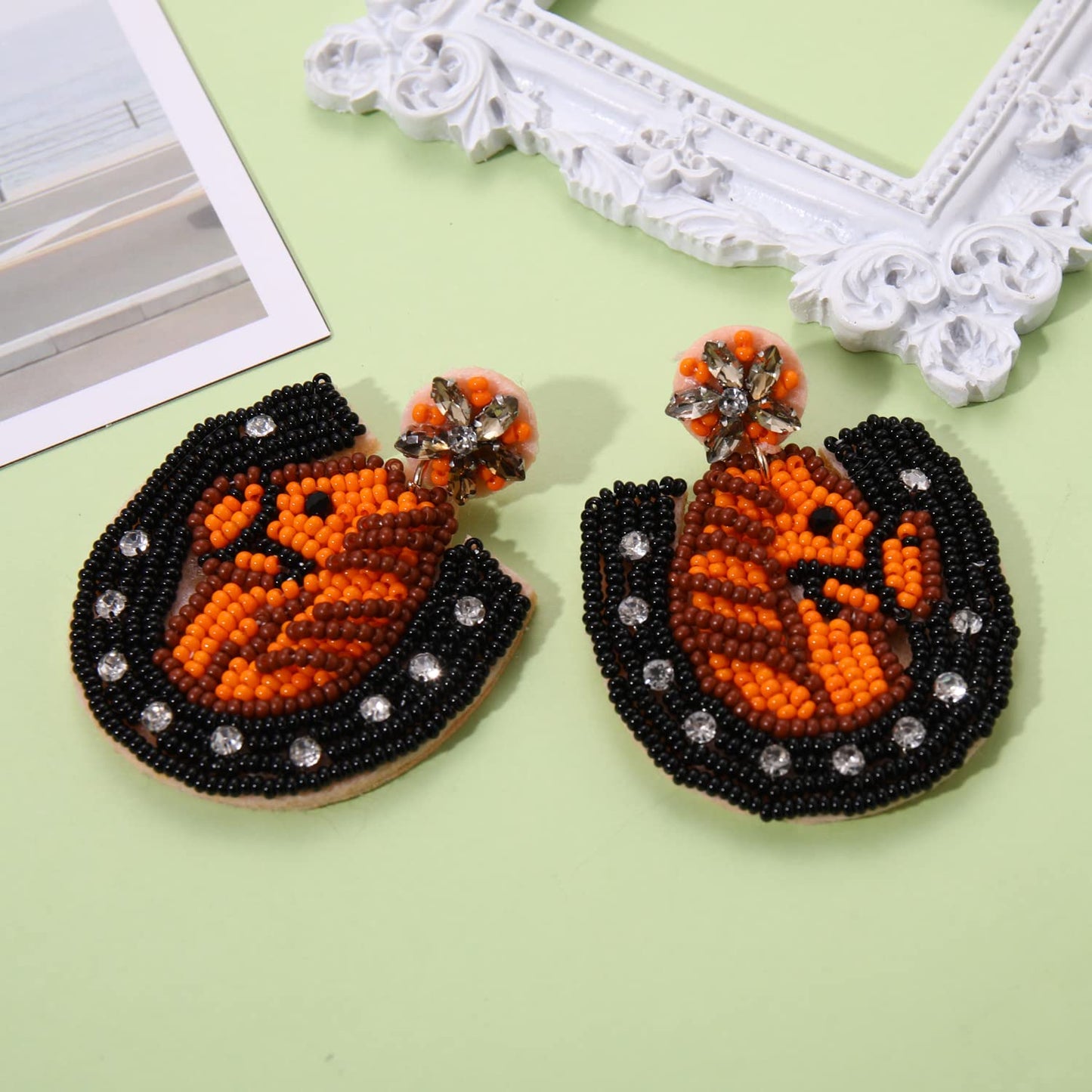 Beaded Derby Earrings for Women Handmade Western Horseshoe with Flower Earrings Derby Day Horse Racing Drop Dangle Earring Derby